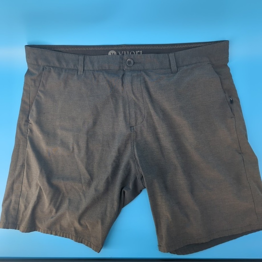 Vuori Shorts Mens 38 (Tagged 36) Gray Performance Stretch Chino Casual Golf V368